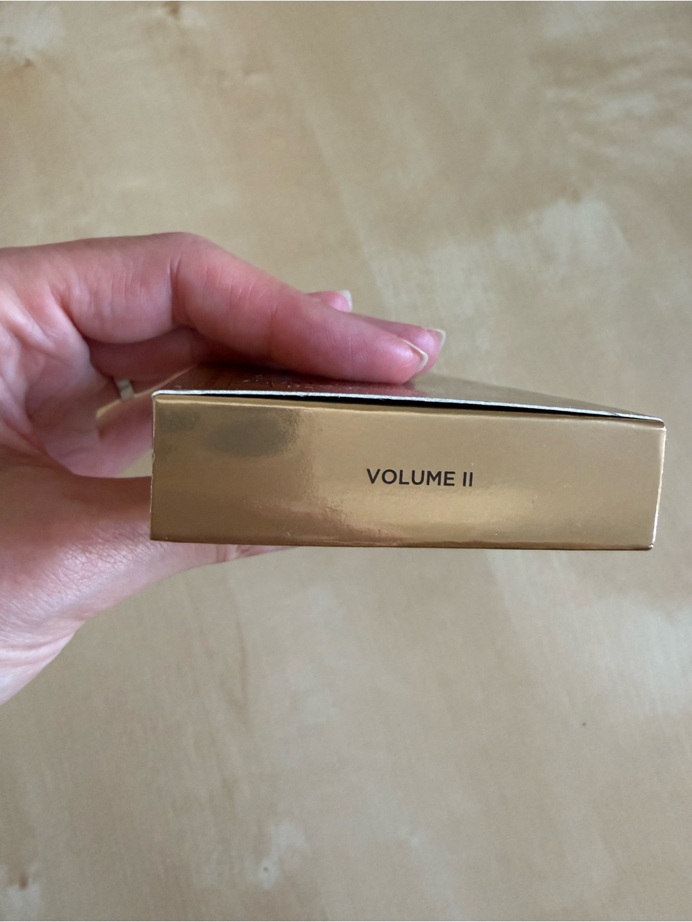 Hourglass Ambient Lighting Palette - Metallic Gold Compact -VOL II - Picture 7 of 7